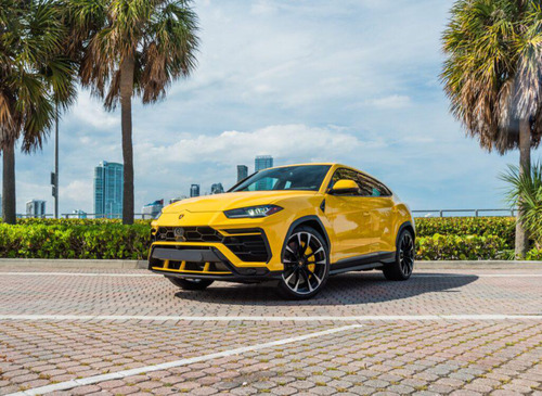 Lamborghini rental in Miami Beach