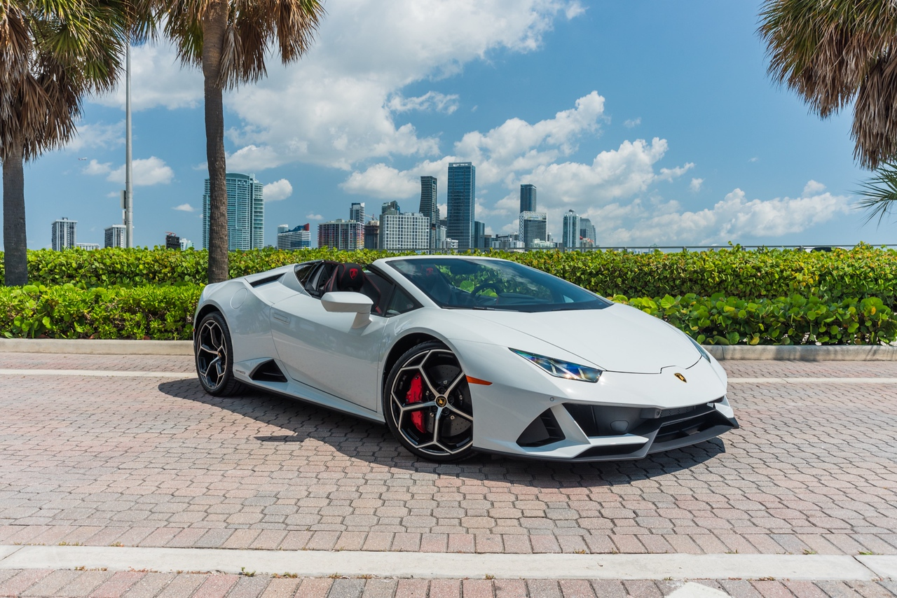 Lamborghini Huracan Evo Bianco Icarus