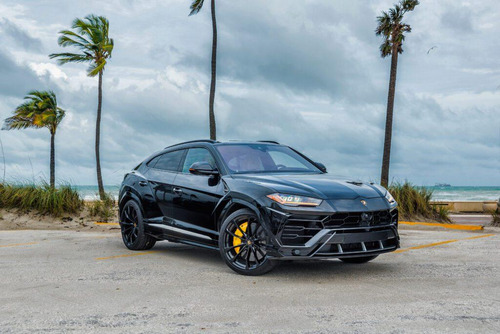 Rent Lamborghini Urus in Miami